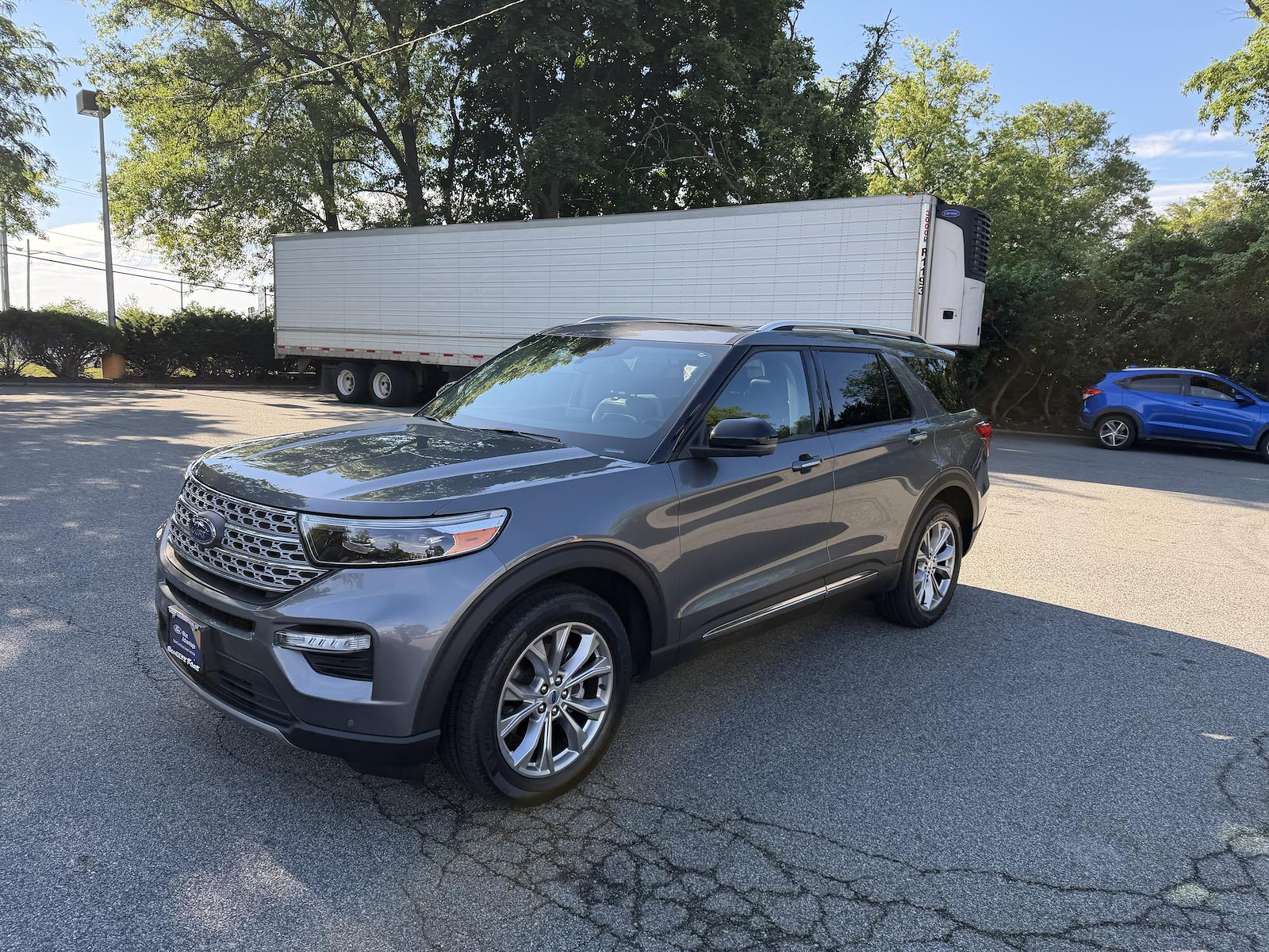 Used 2023 Ford Explorer - photo 2