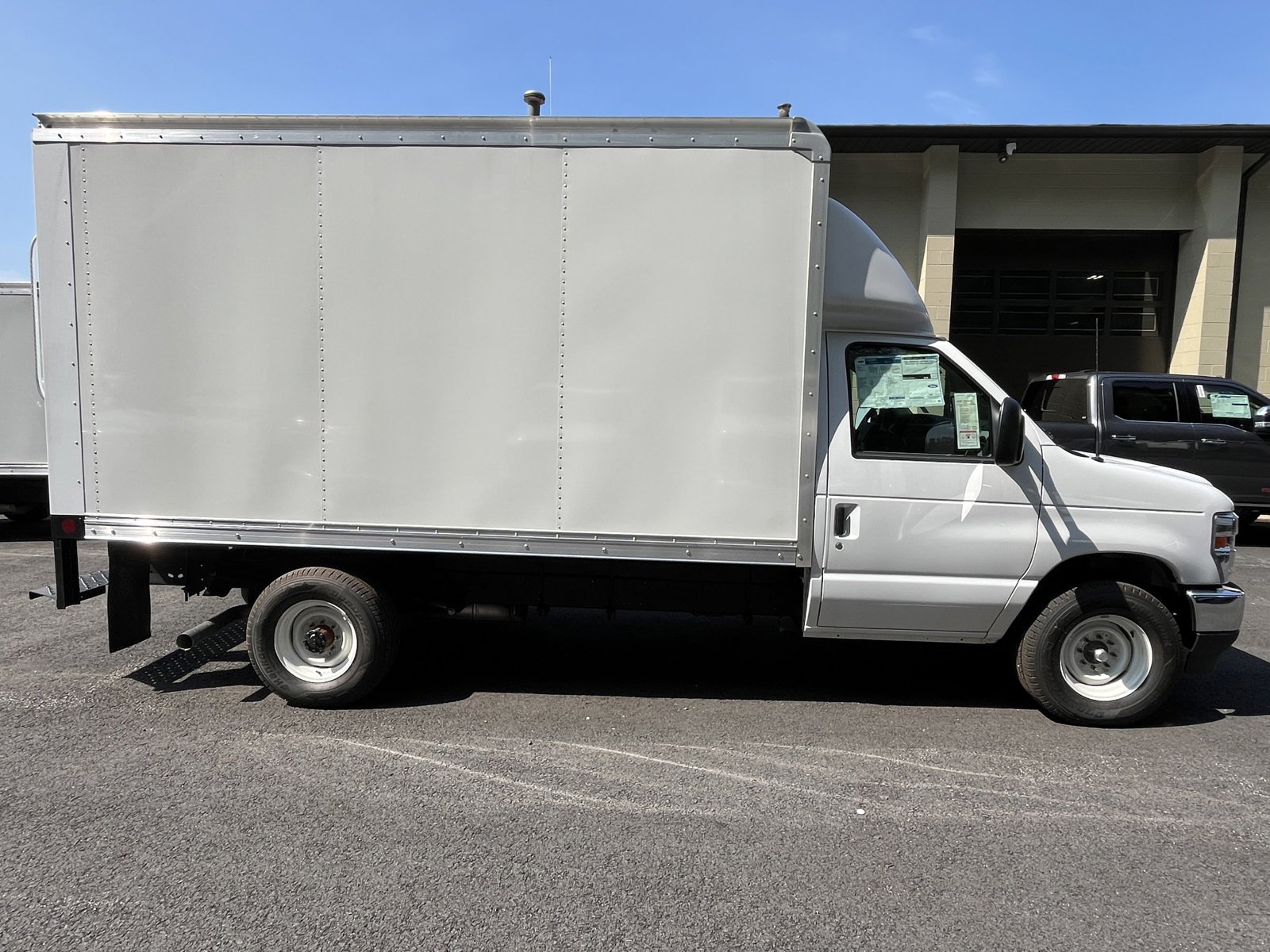 New 2025 Ford E-350 - photo 6