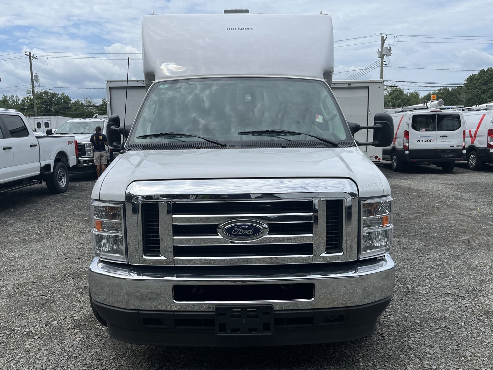 New 2025 Ford E-350 - photo 5