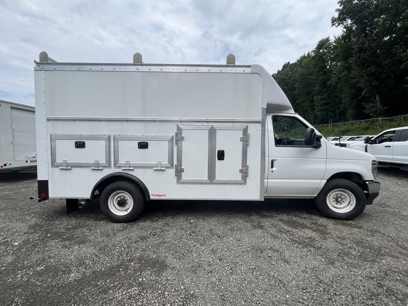 New 2025 Ford E-350 - photo 6