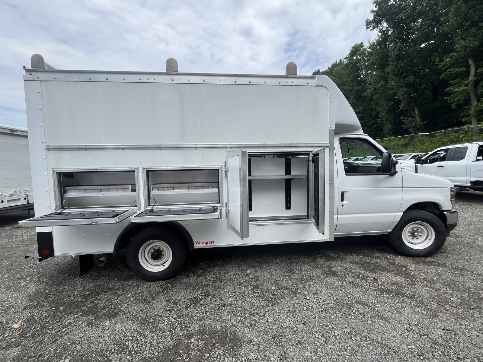 New 2025 Ford E-350 - photo 7