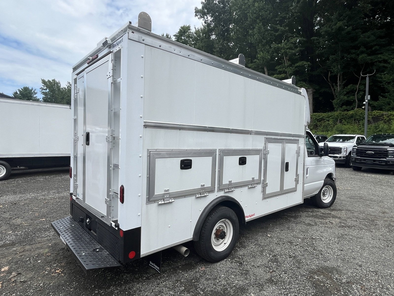 New 2025 Ford E-350 - photo 2