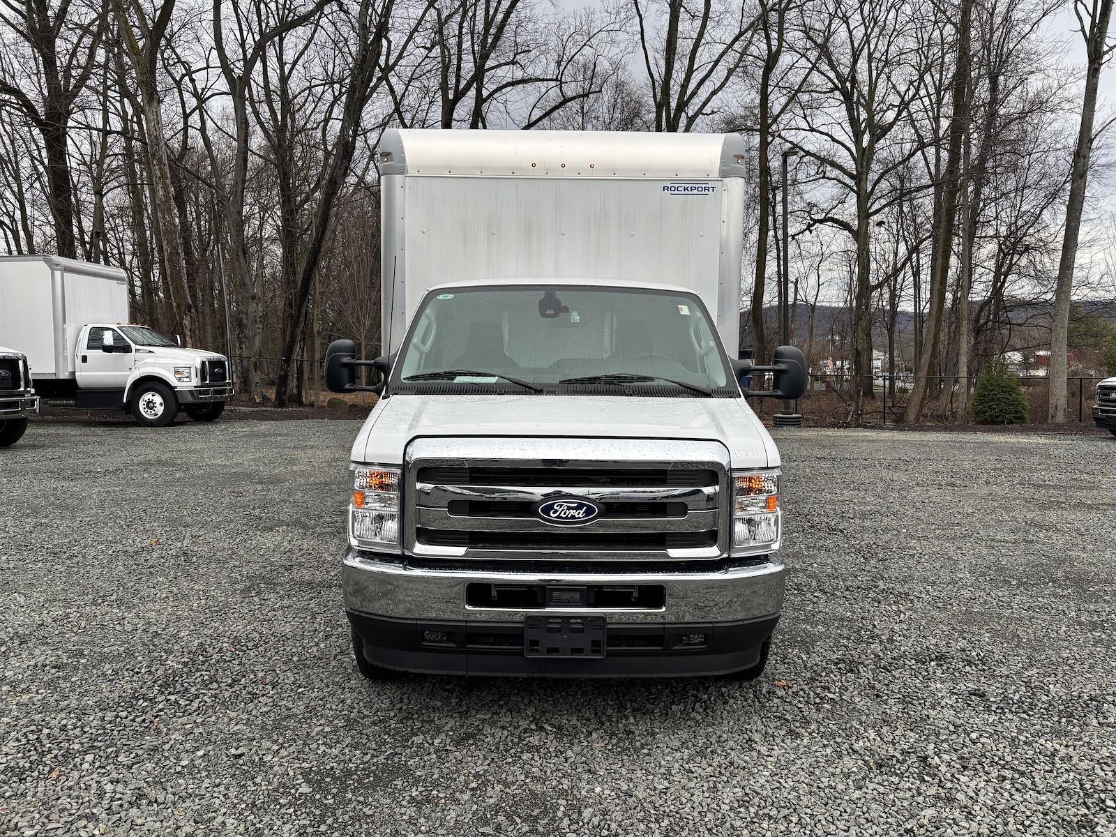 New 2026 Ford E-450 - photo 5