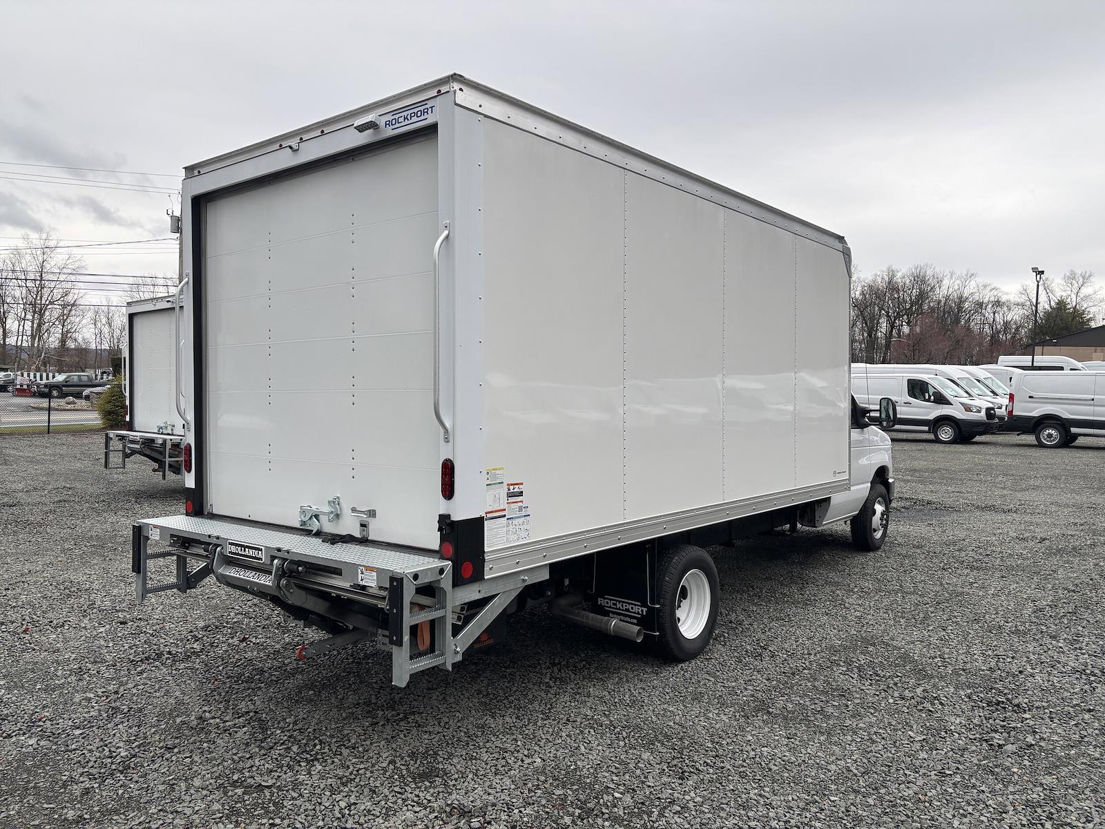New 2026 Ford E-450 - photo 11