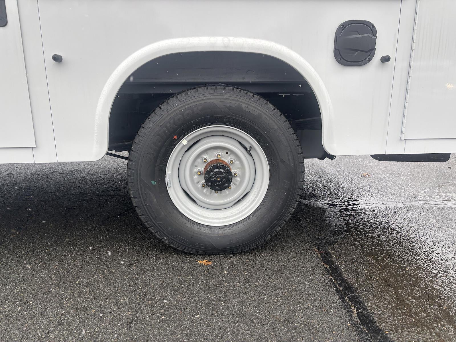 New 2026 Ford E-350 - photo 24