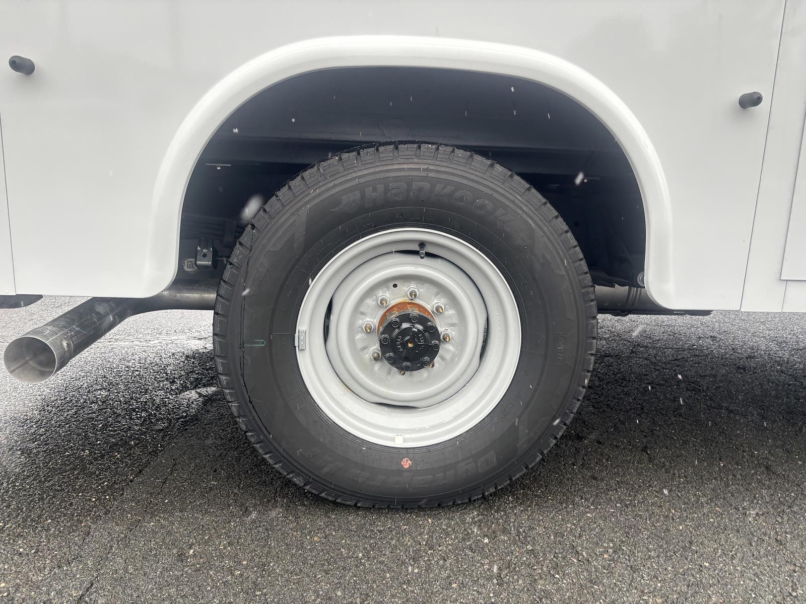 New 2026 Ford E-350 - photo 25
