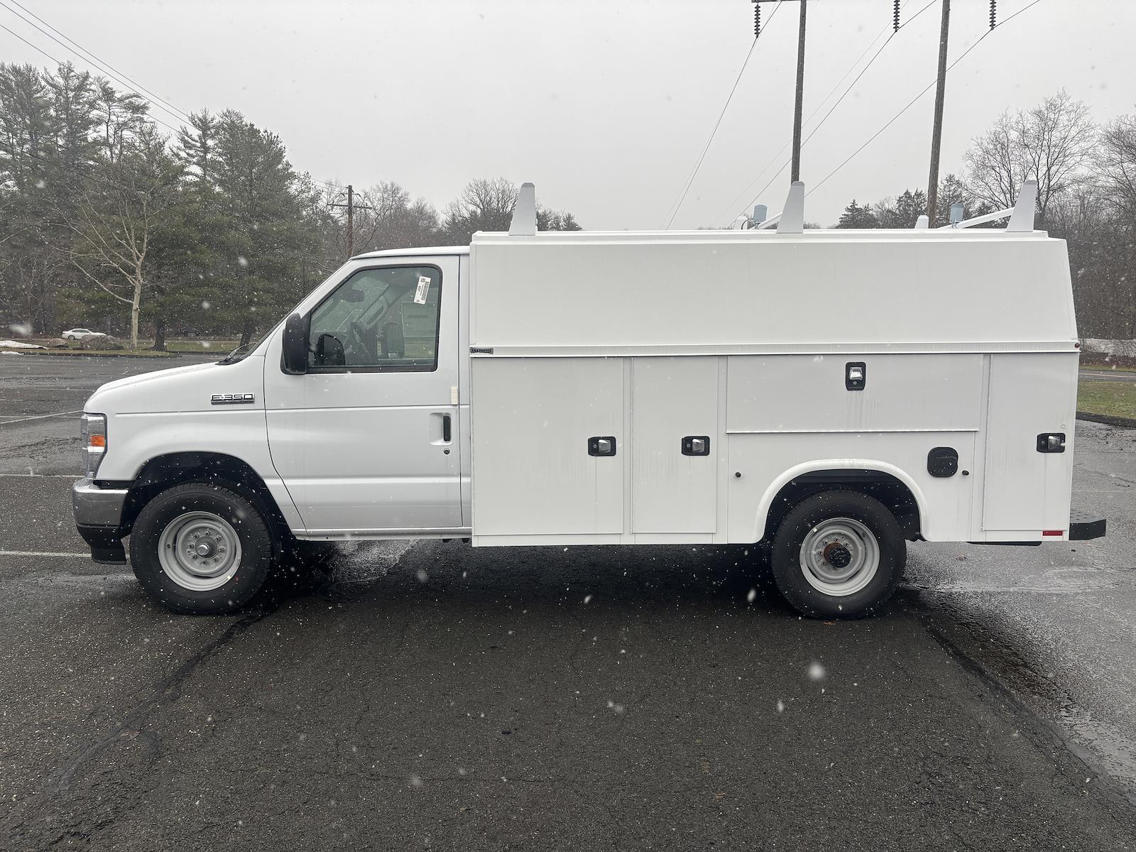 New 2026 Ford E-350 - photo 6