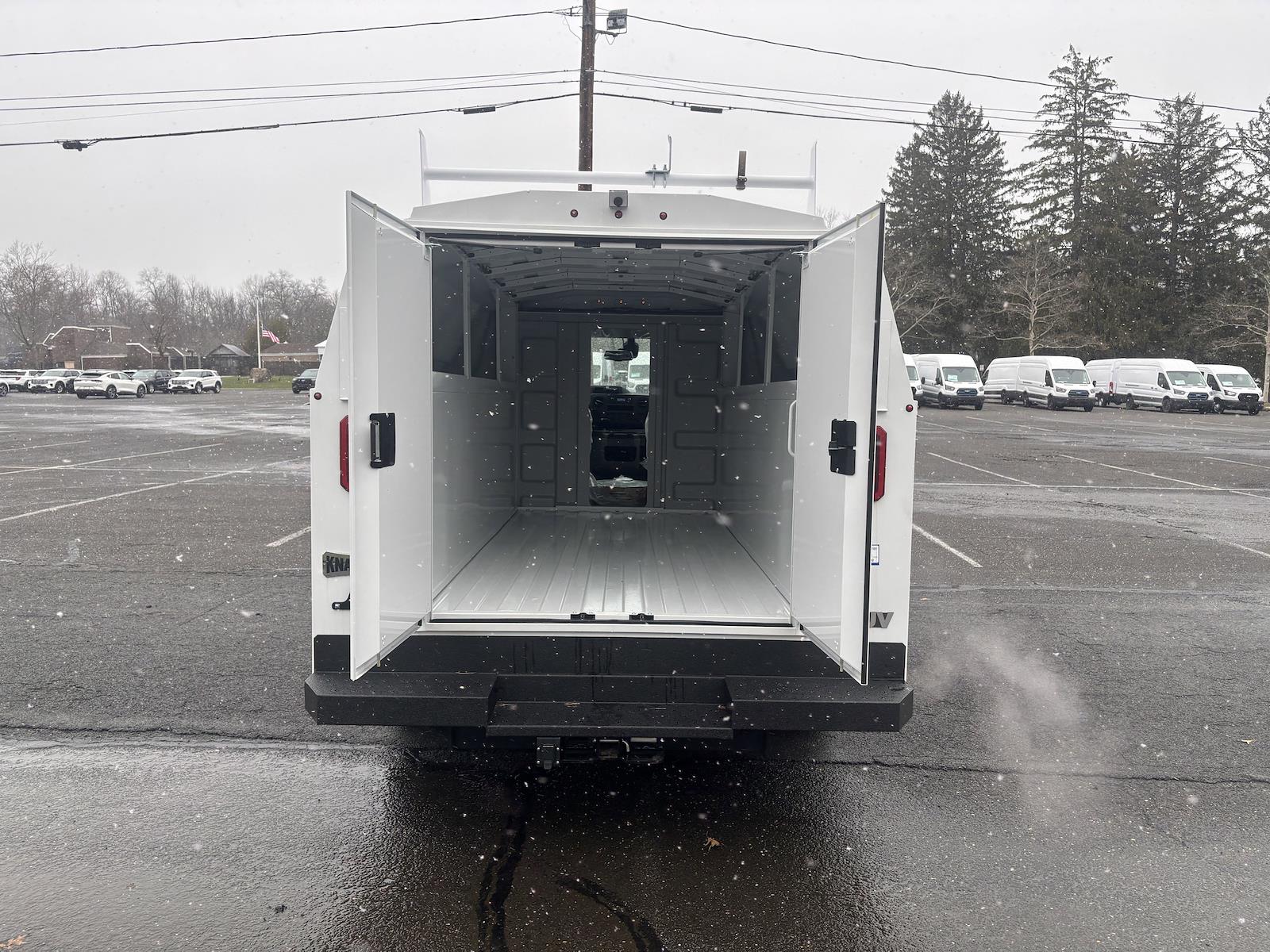 New 2026 Ford E-350 - photo 8