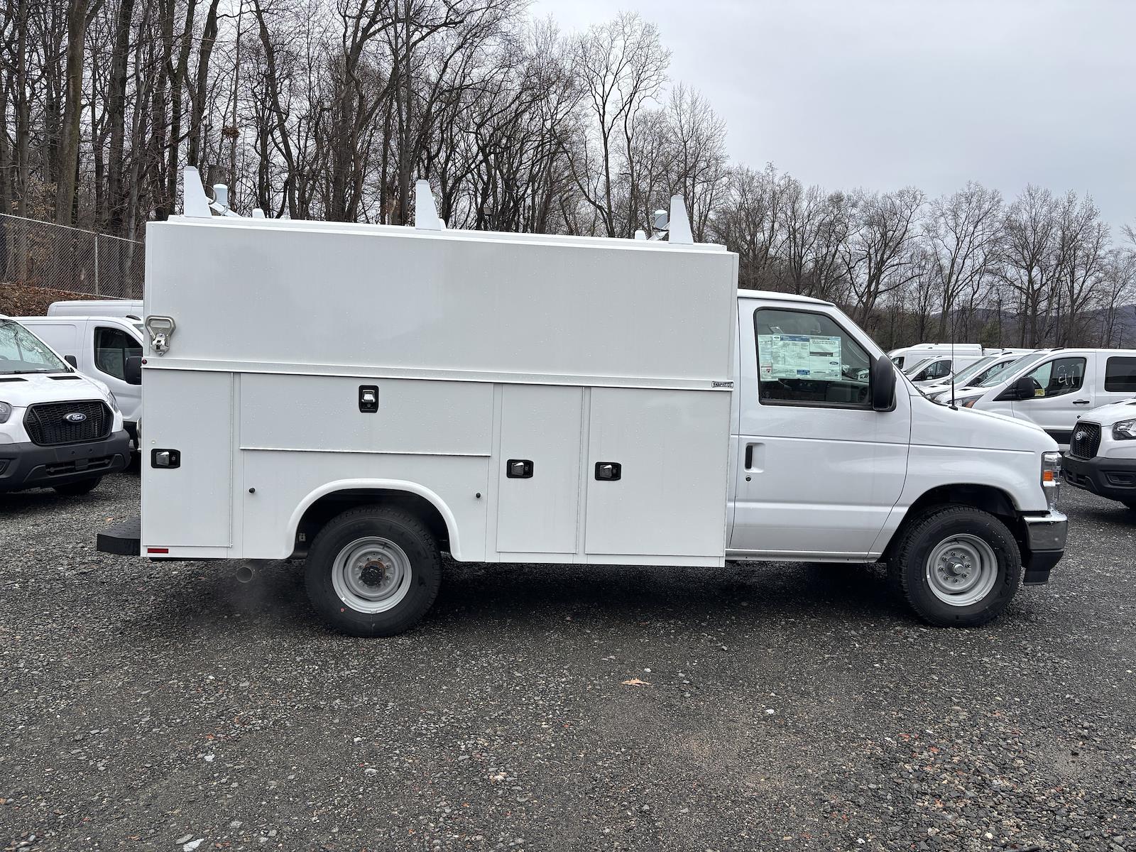 New 2026 Ford E-350 - photo 12