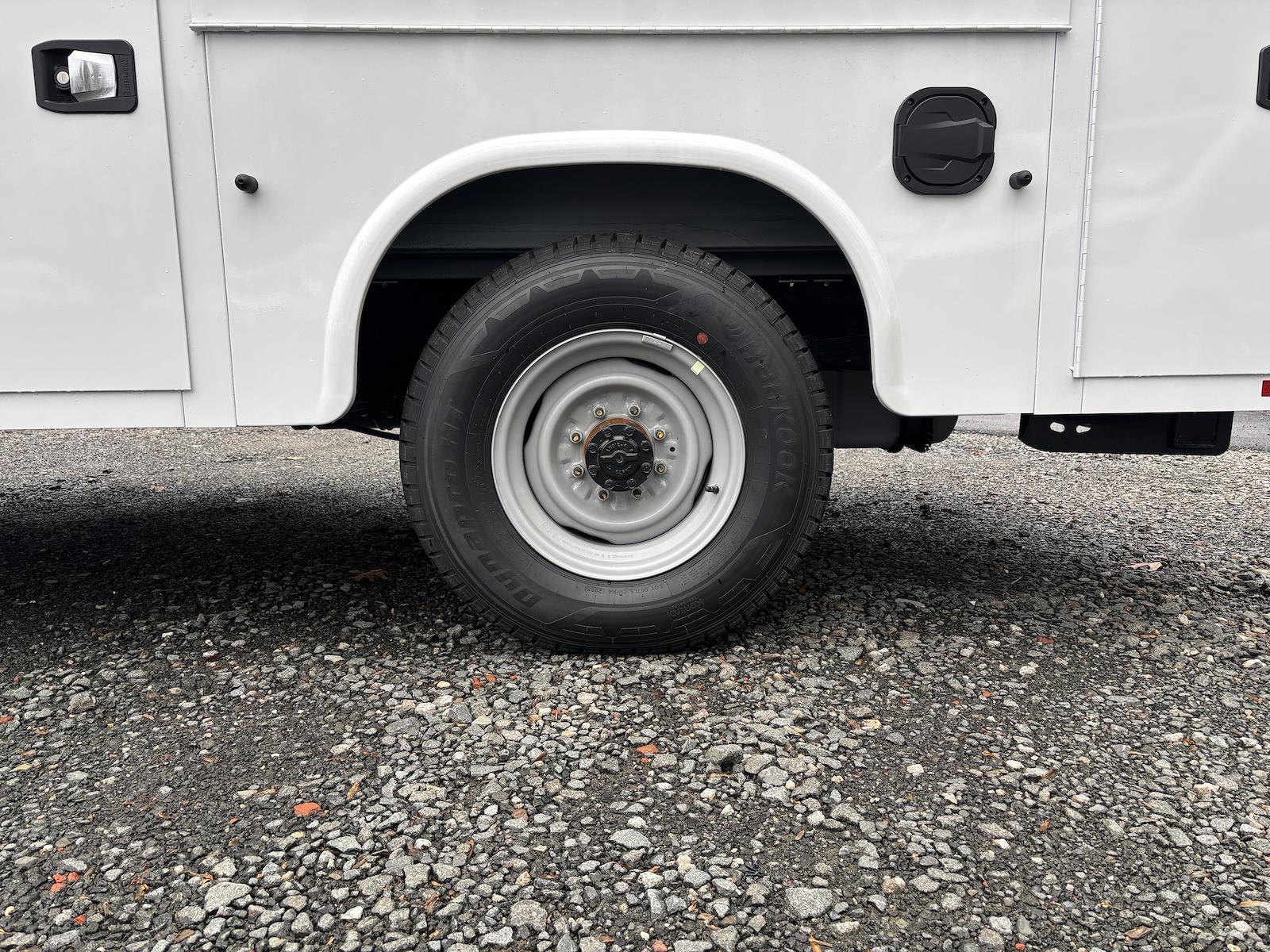 New 2026 Ford E-350 - photo 31