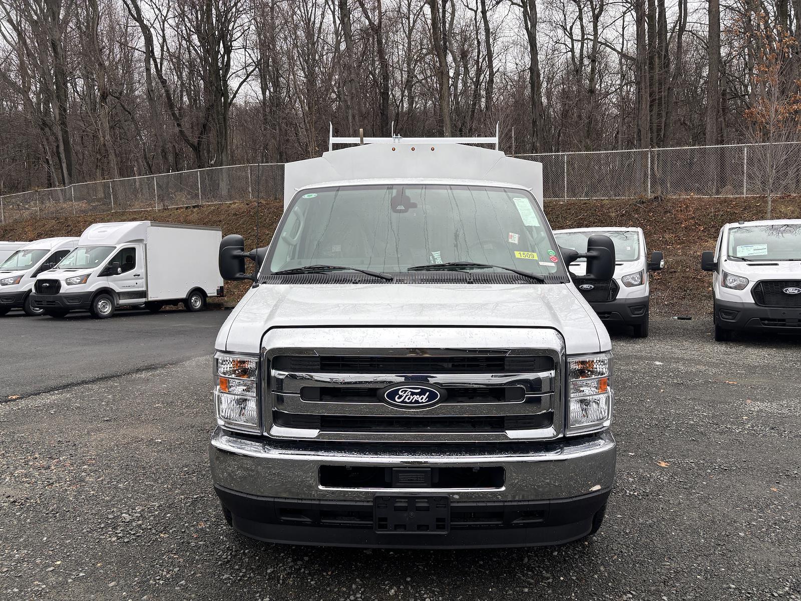 New 2026 Ford E-350 - photo 6