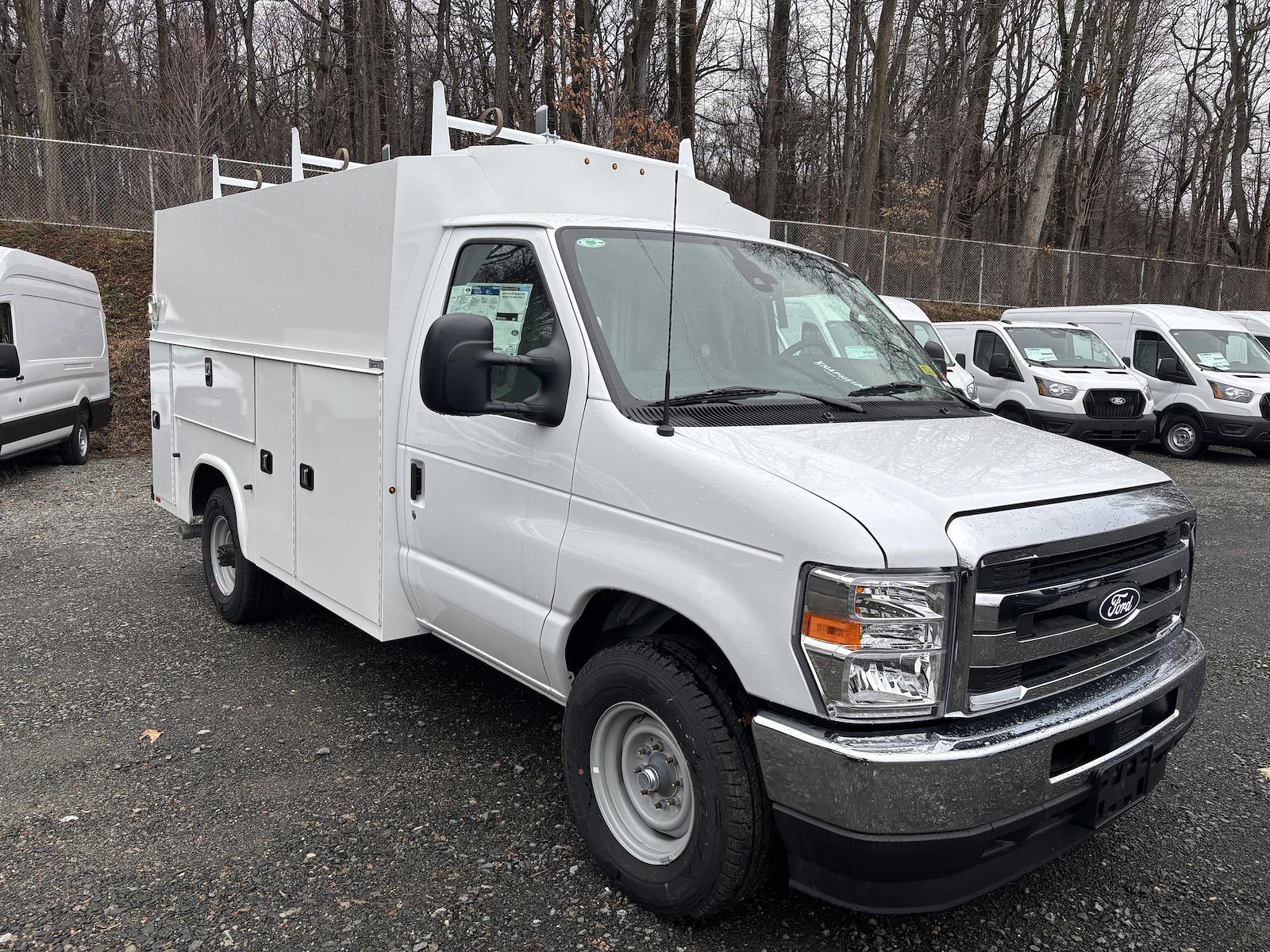 New 2026 Ford E-350 - photo 13