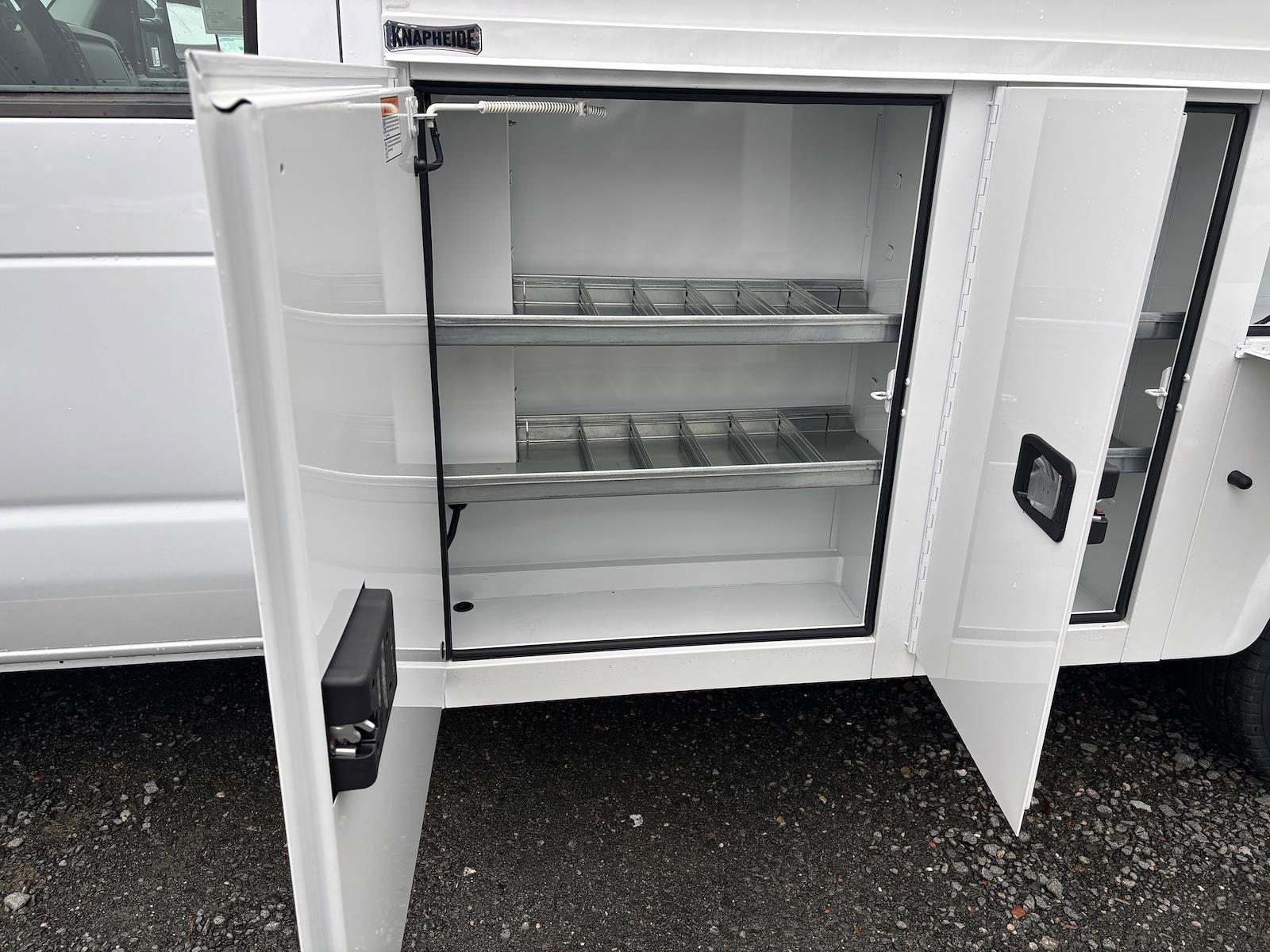 New 2026 Ford E-350 - photo 15