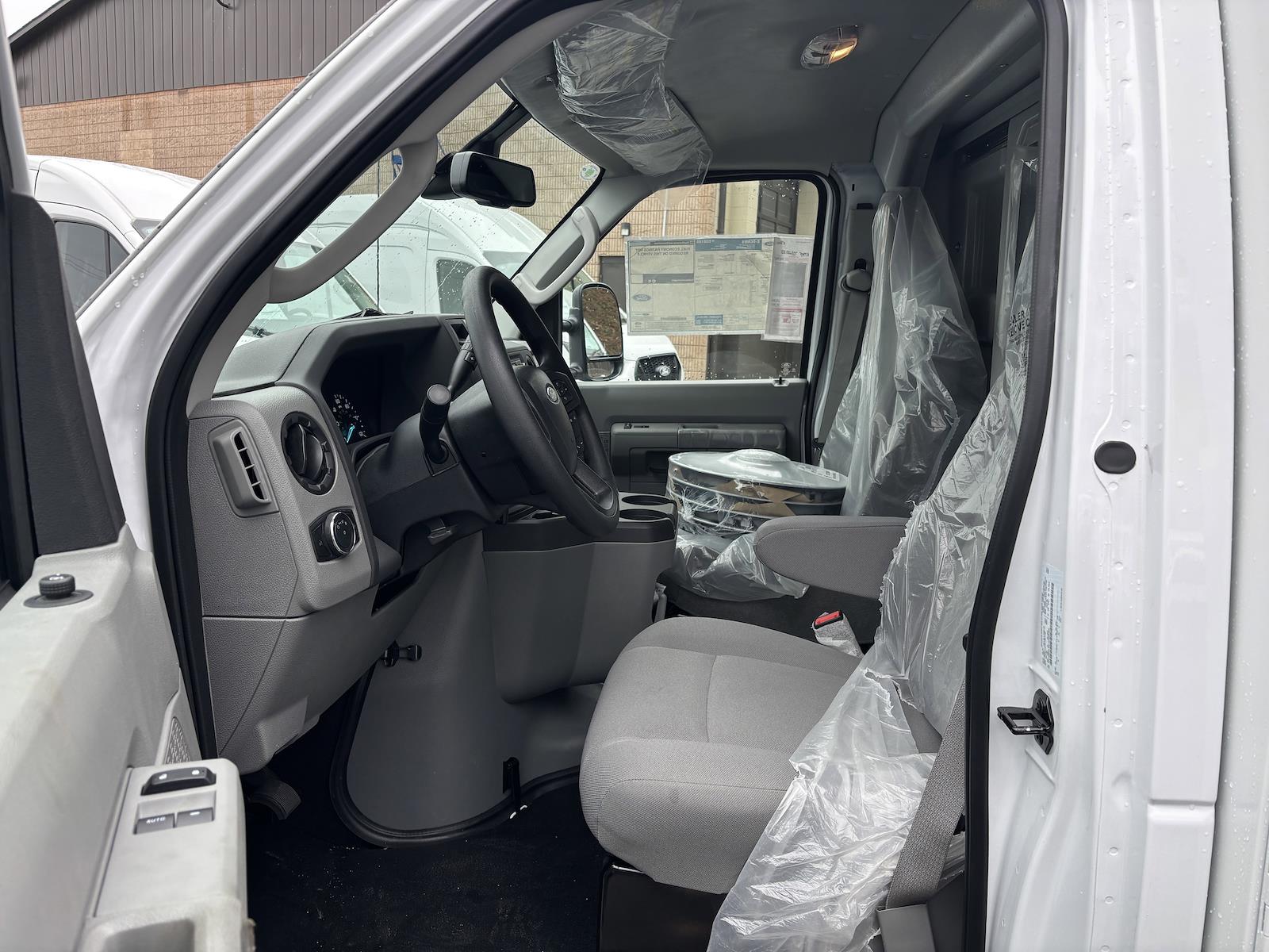 New 2026 Ford E-350 - photo 21