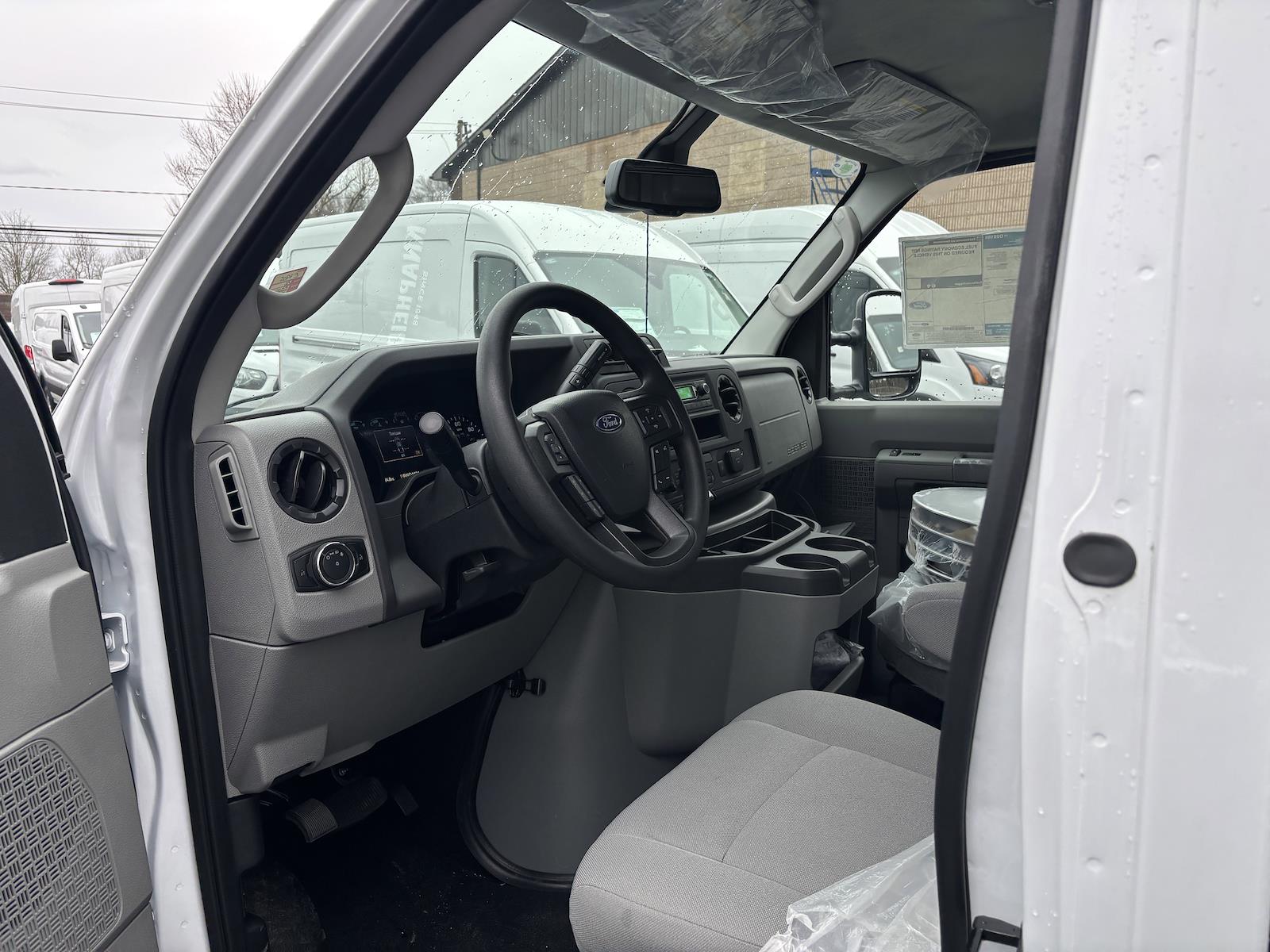 New 2026 Ford E-350 - photo 22