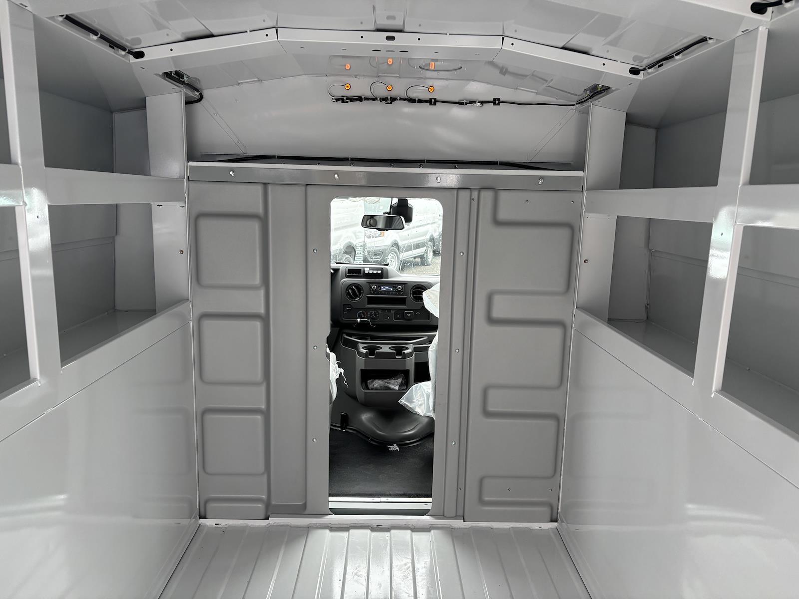 New 2026 Ford E-350 - photo 9