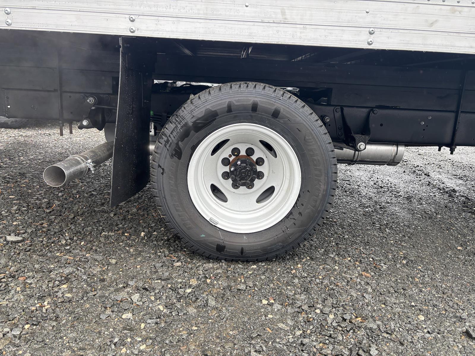 New 2026 Ford E-350 - photo 26