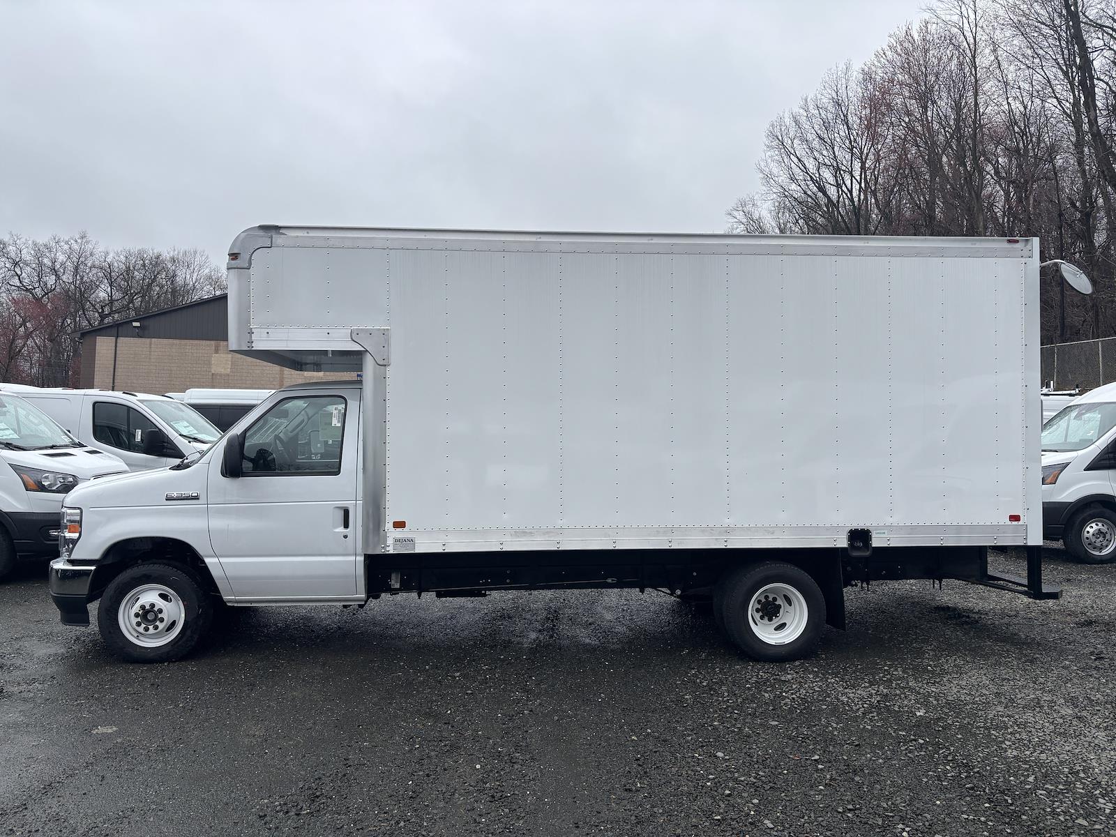 New 2026 Ford E-350 - photo 6