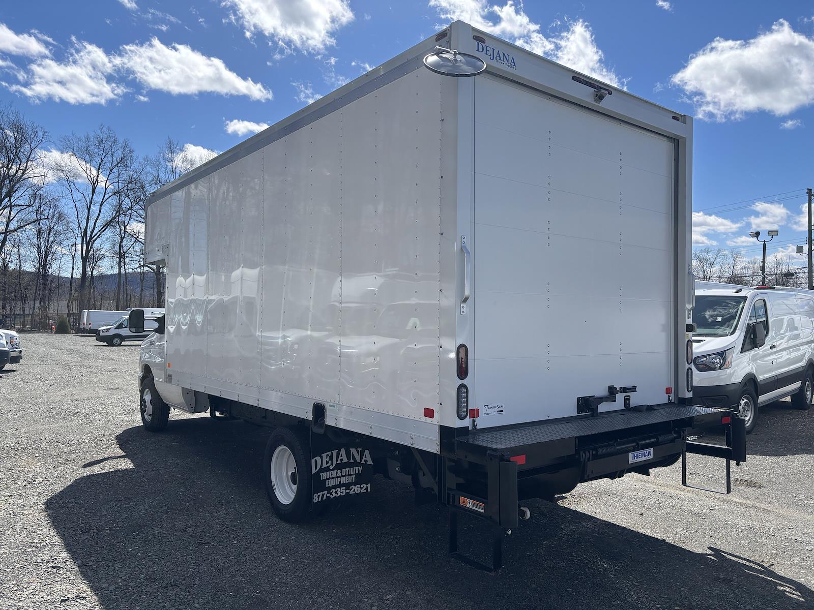 New 2026 Ford E-350 - photo 5