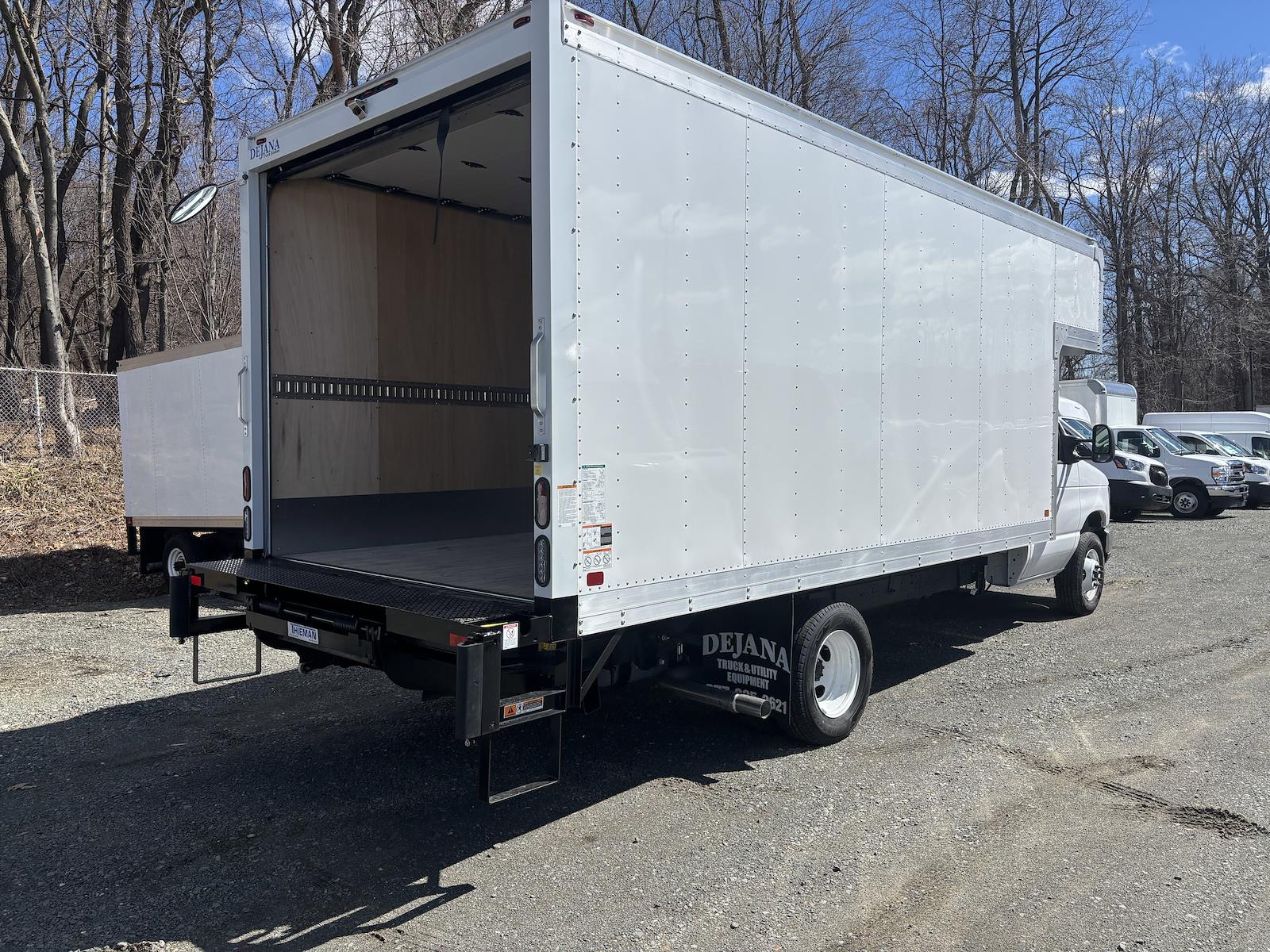 New 2026 Ford E-350 - photo 9