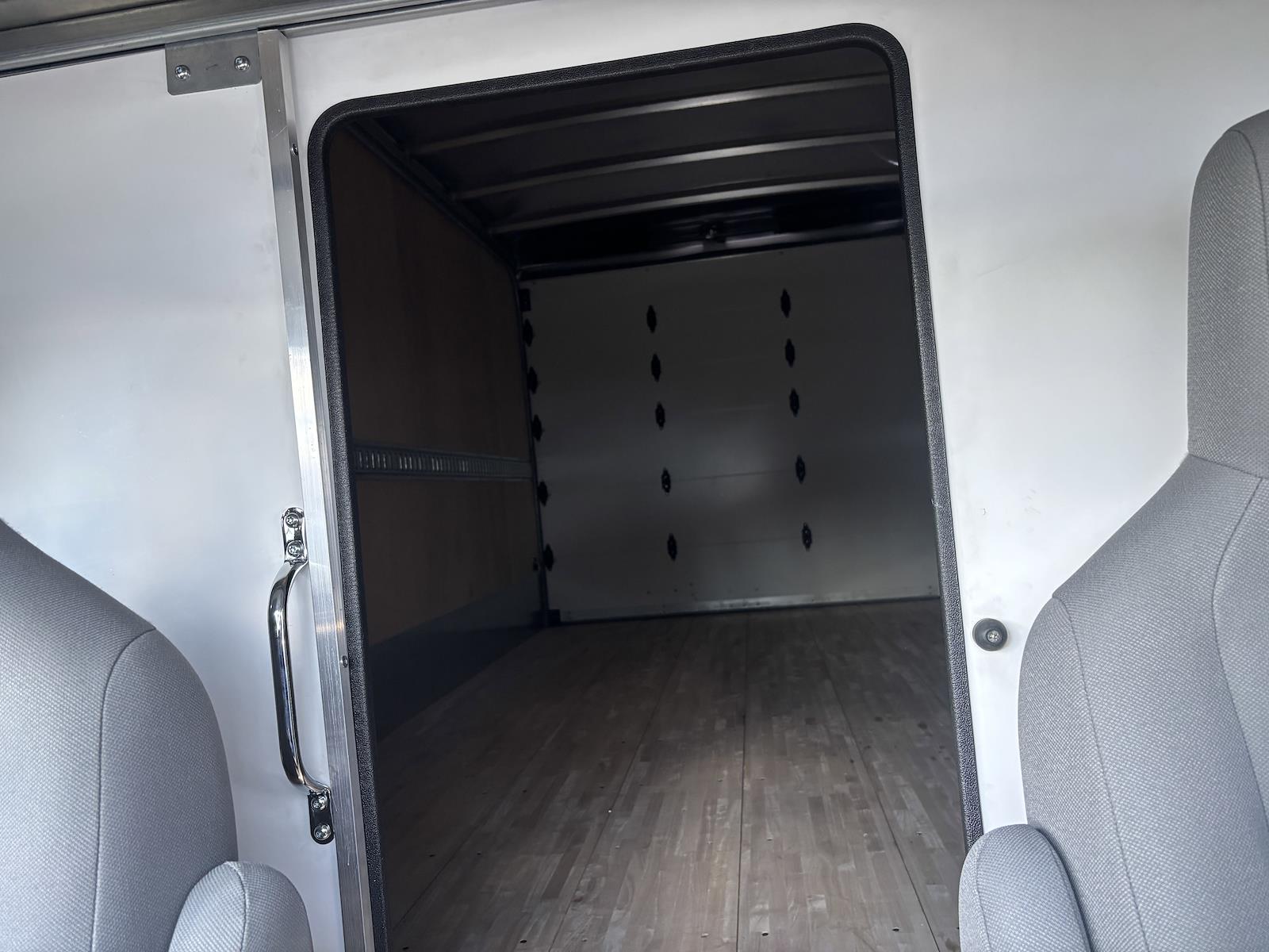 New 2026 Ford E-350 - photo 10