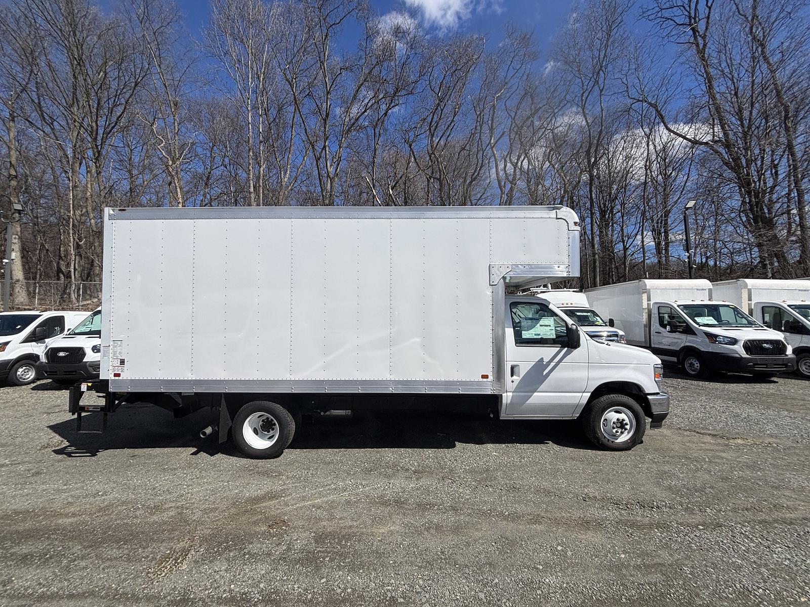 New 2026 Ford E-350 - photo 11
