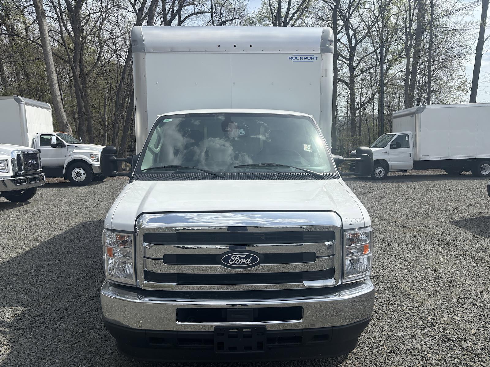 New 2026 Ford E-350 - photo 5