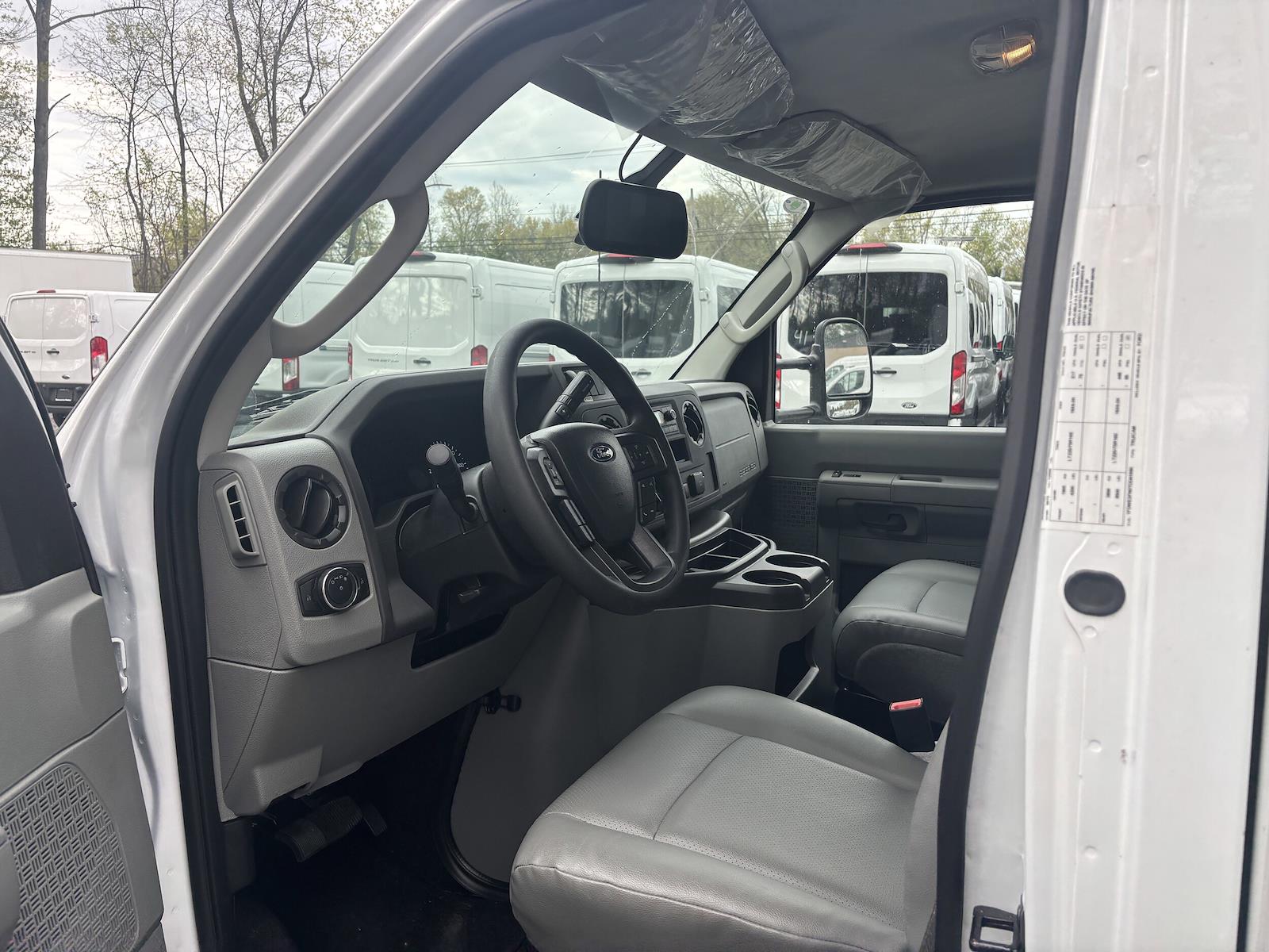 New 2026 Ford E-350 - photo 18