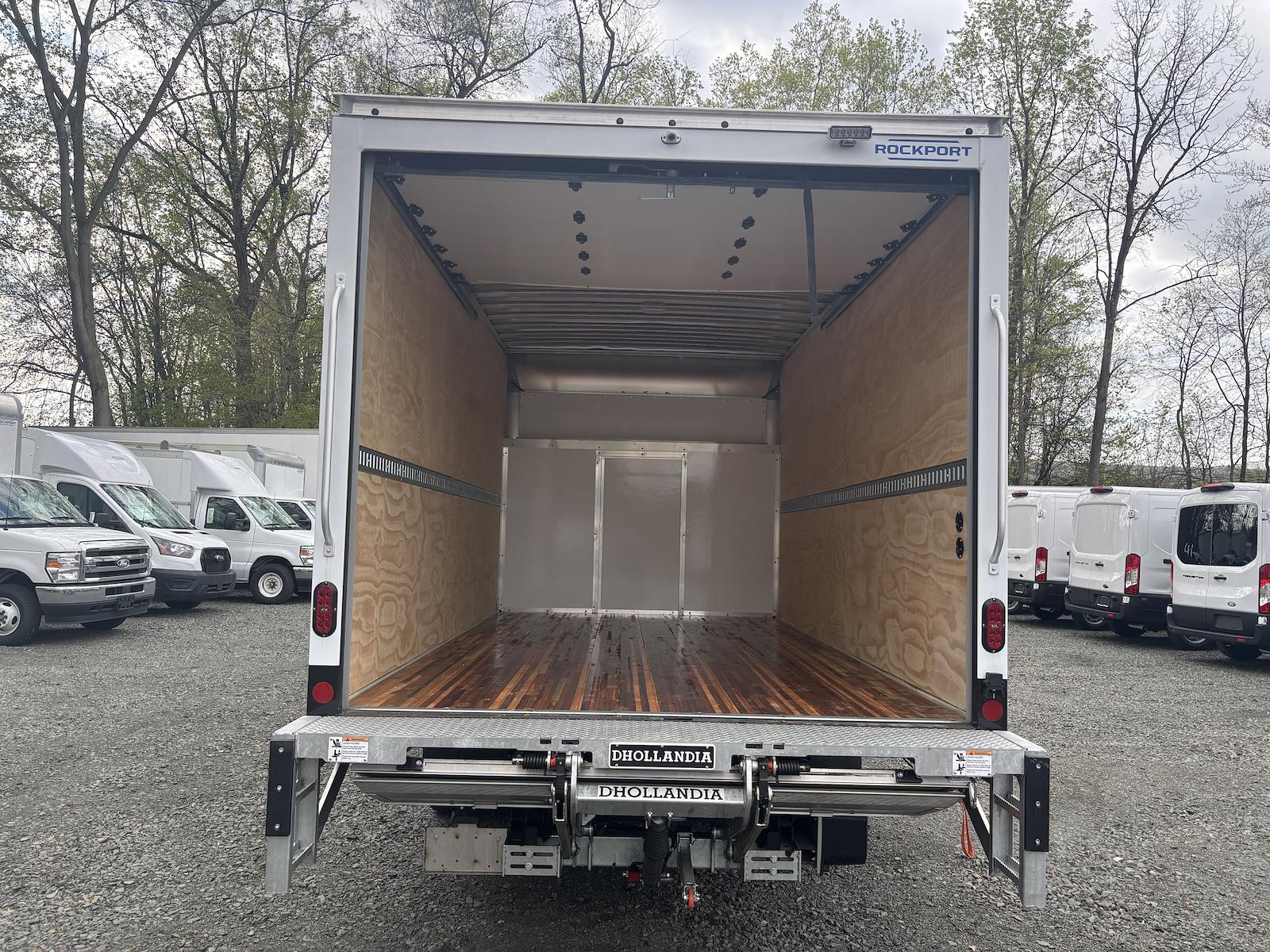 New 2026 Ford E-350 - photo 8