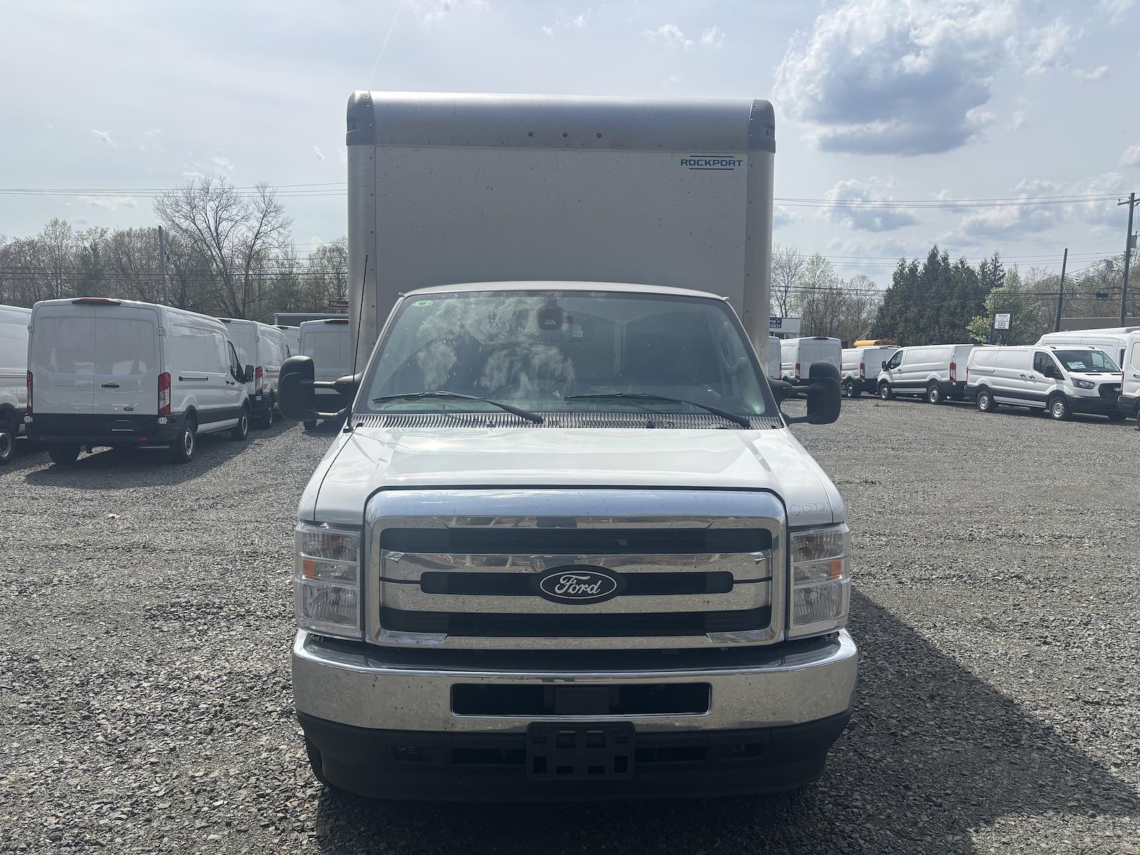 New 2027 Ford E-450 - photo 5