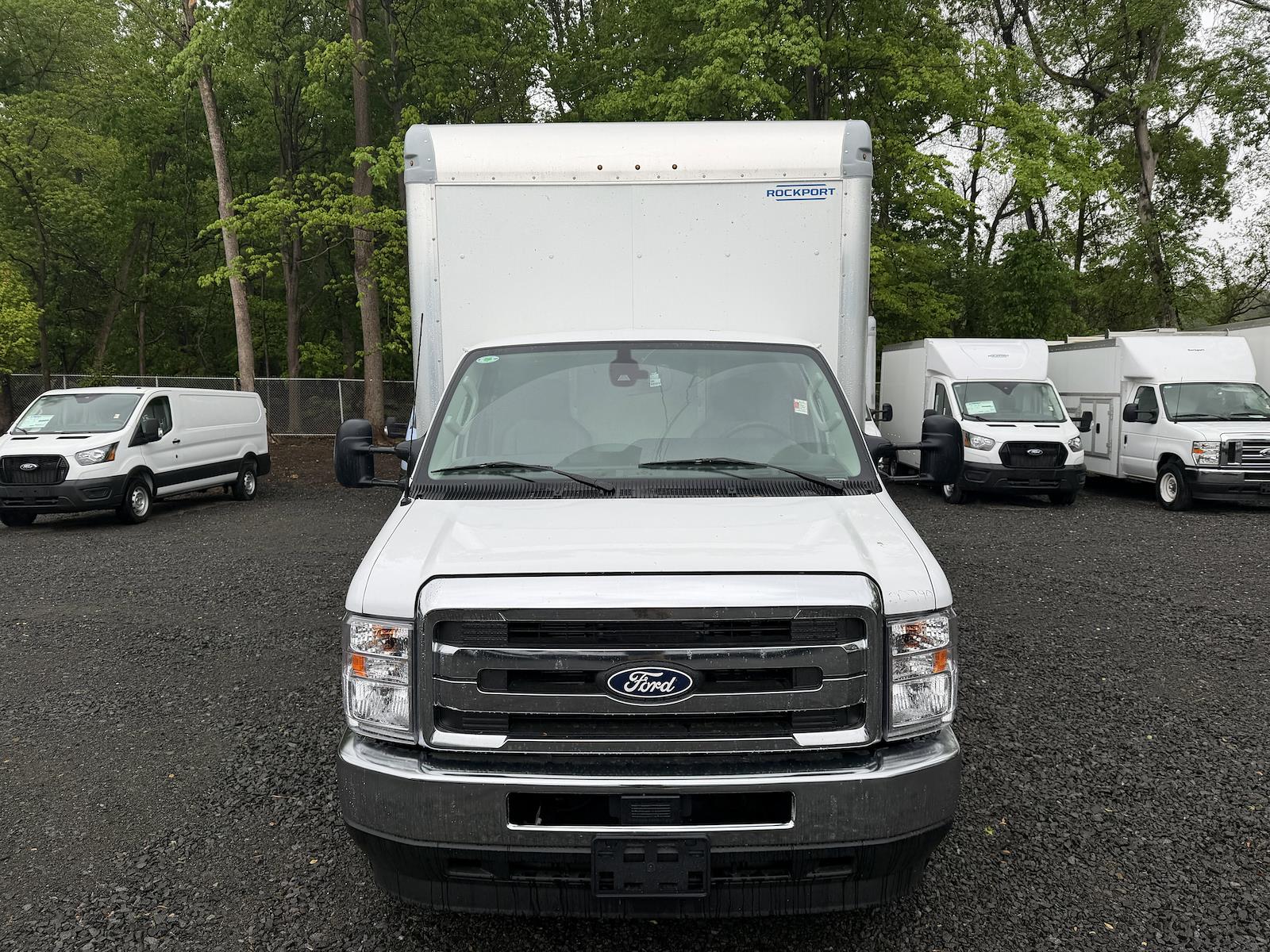 New 2027 Ford E-450 - photo 31