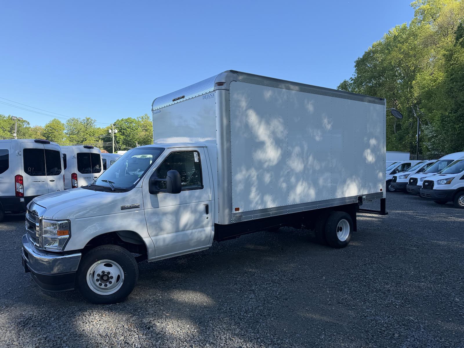New 2027 Ford E-450 - photo 1