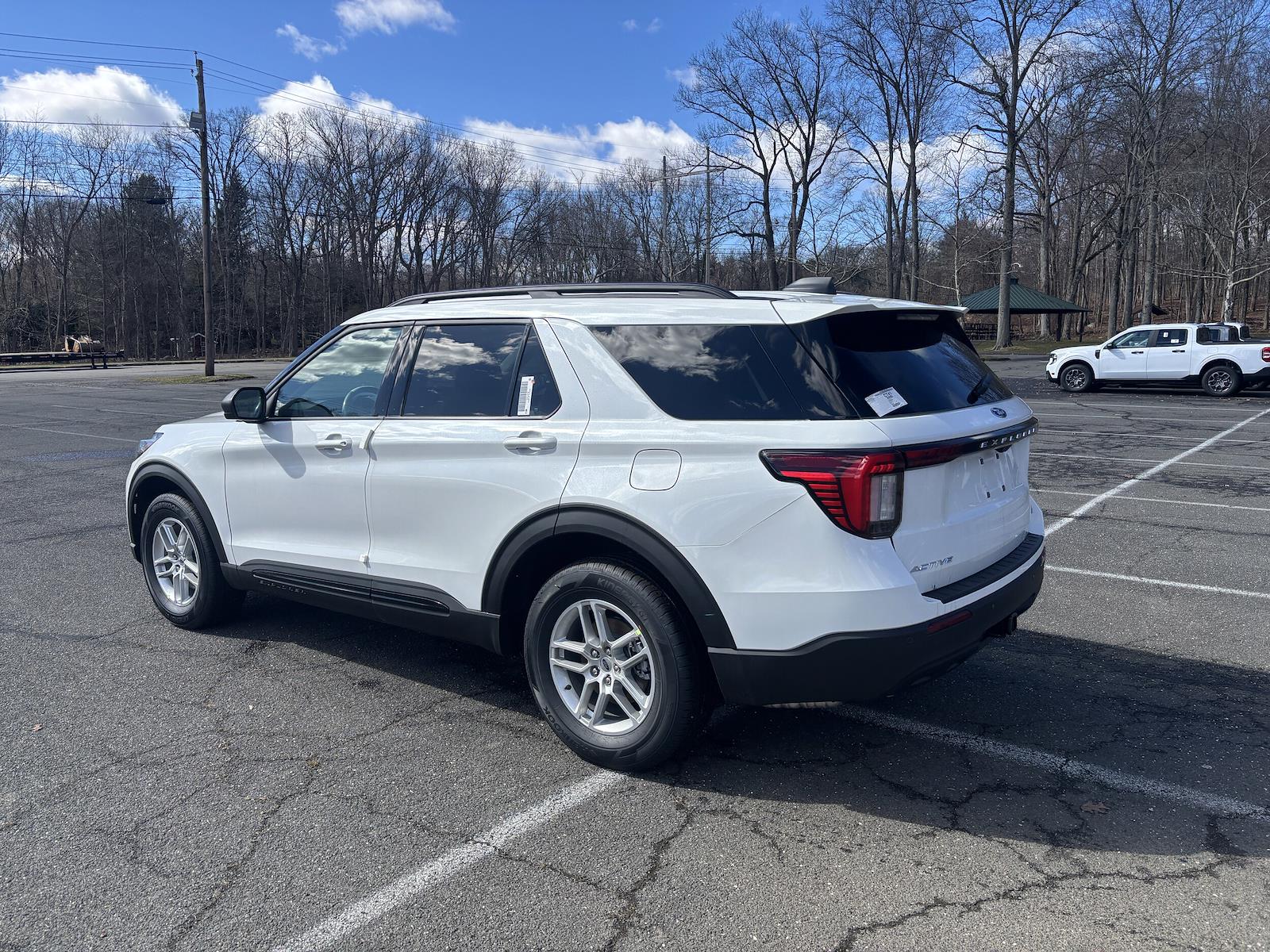 New 2026 Ford Explorer - photo 2