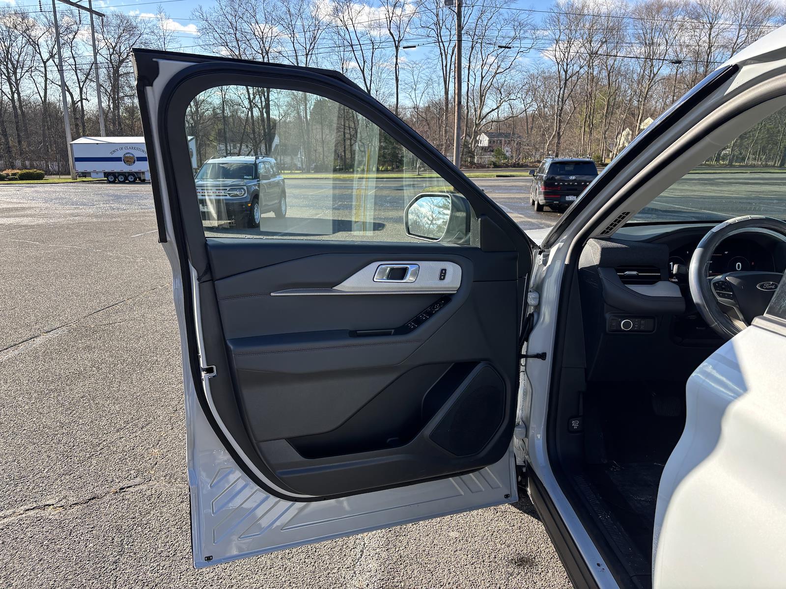 New 2026 Ford Explorer - photo 12