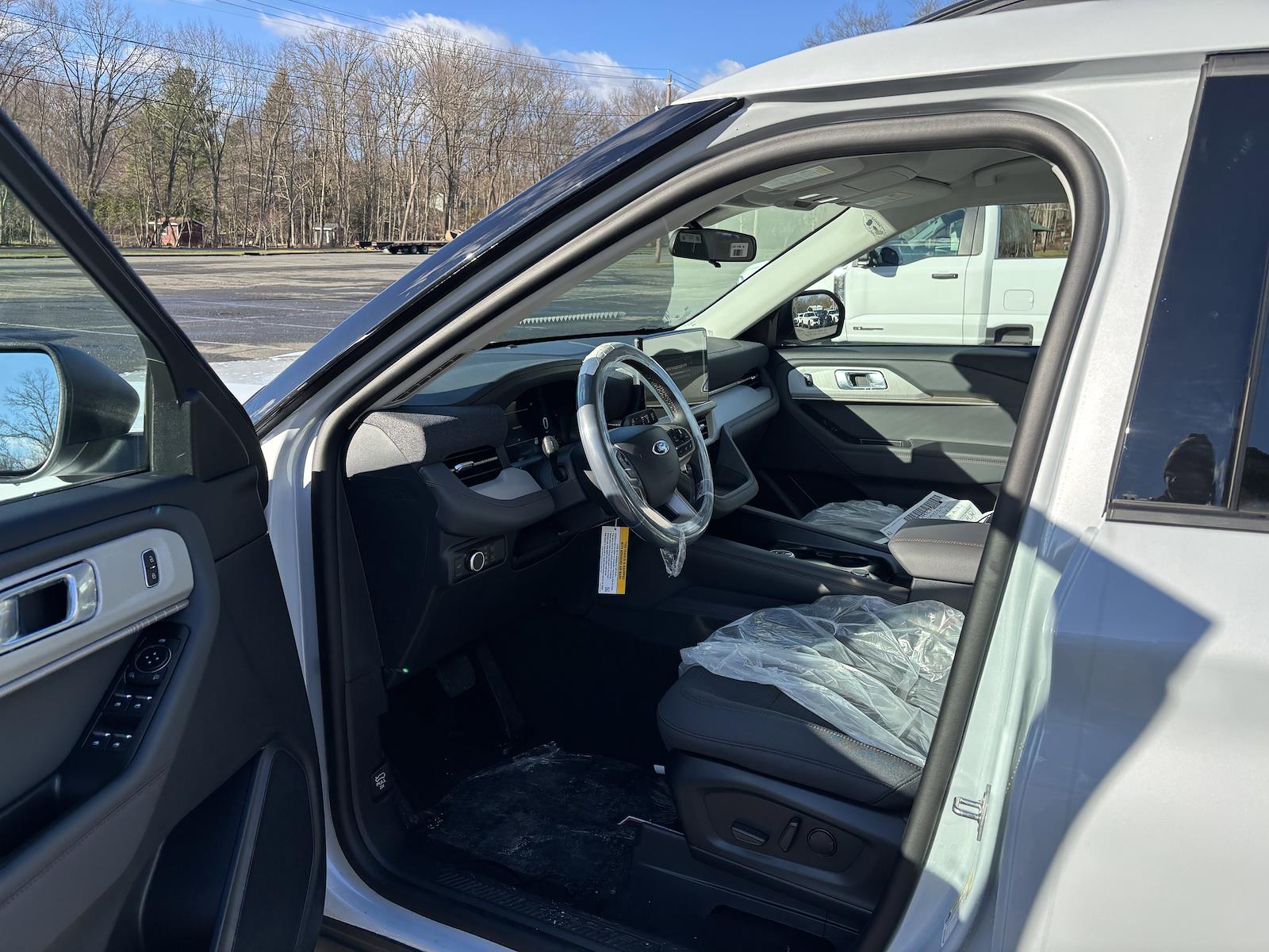 New 2026 Ford Explorer - photo 15