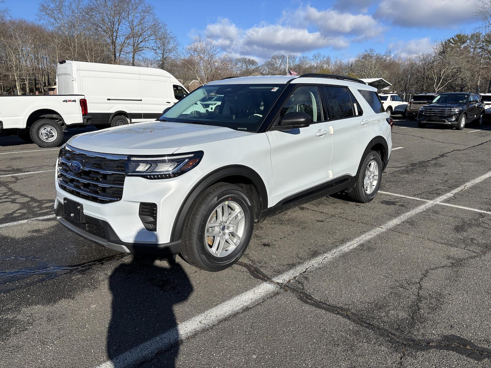 New 2026 Ford Explorer - photo 2