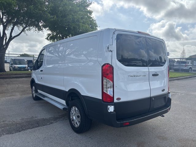Used 2023 Ford Transit 250 - photo 5