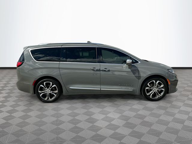 Used 2022 Chrysler Pacifica - photo 8