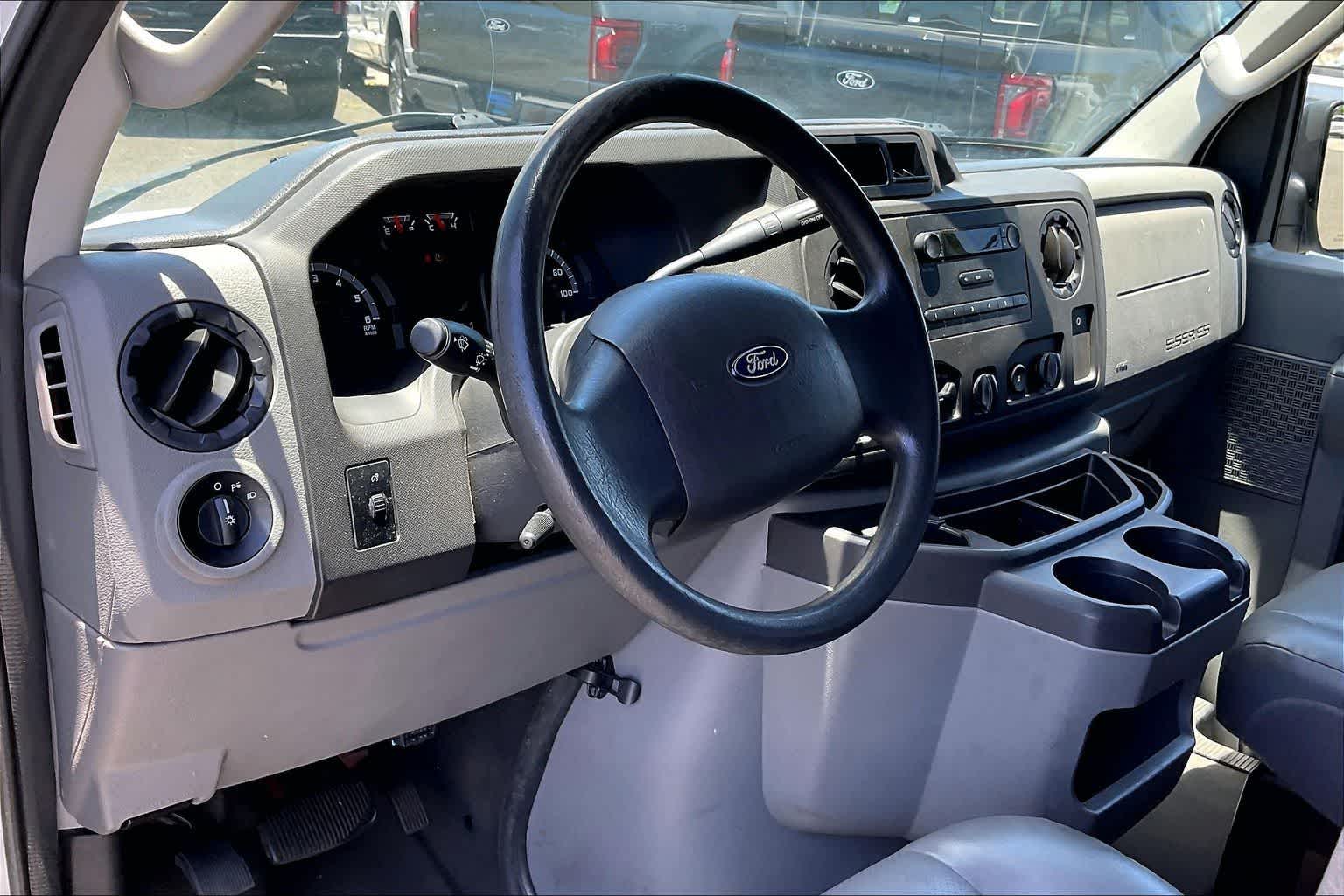 Used 2014 Ford E-350 - photo 2