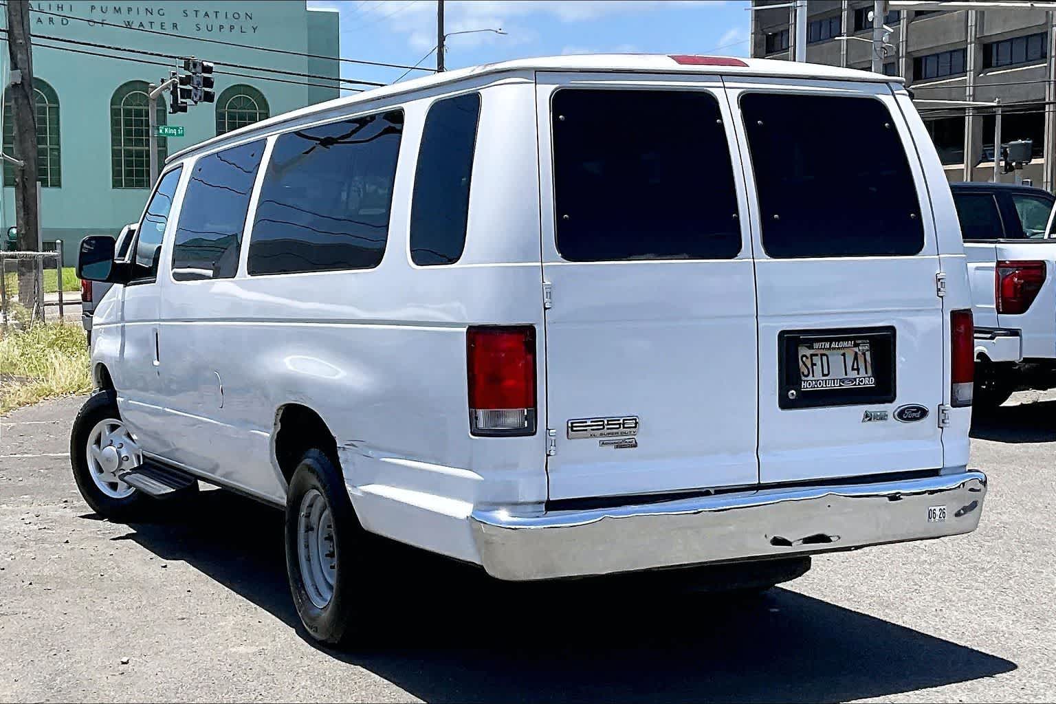 Used 2014 Ford E-350 - photo 6