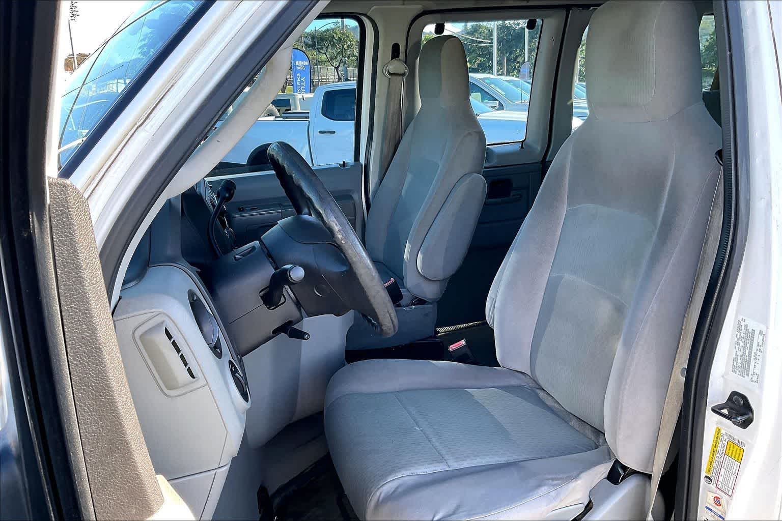 Used 2011 Ford E-350 - photo 13
