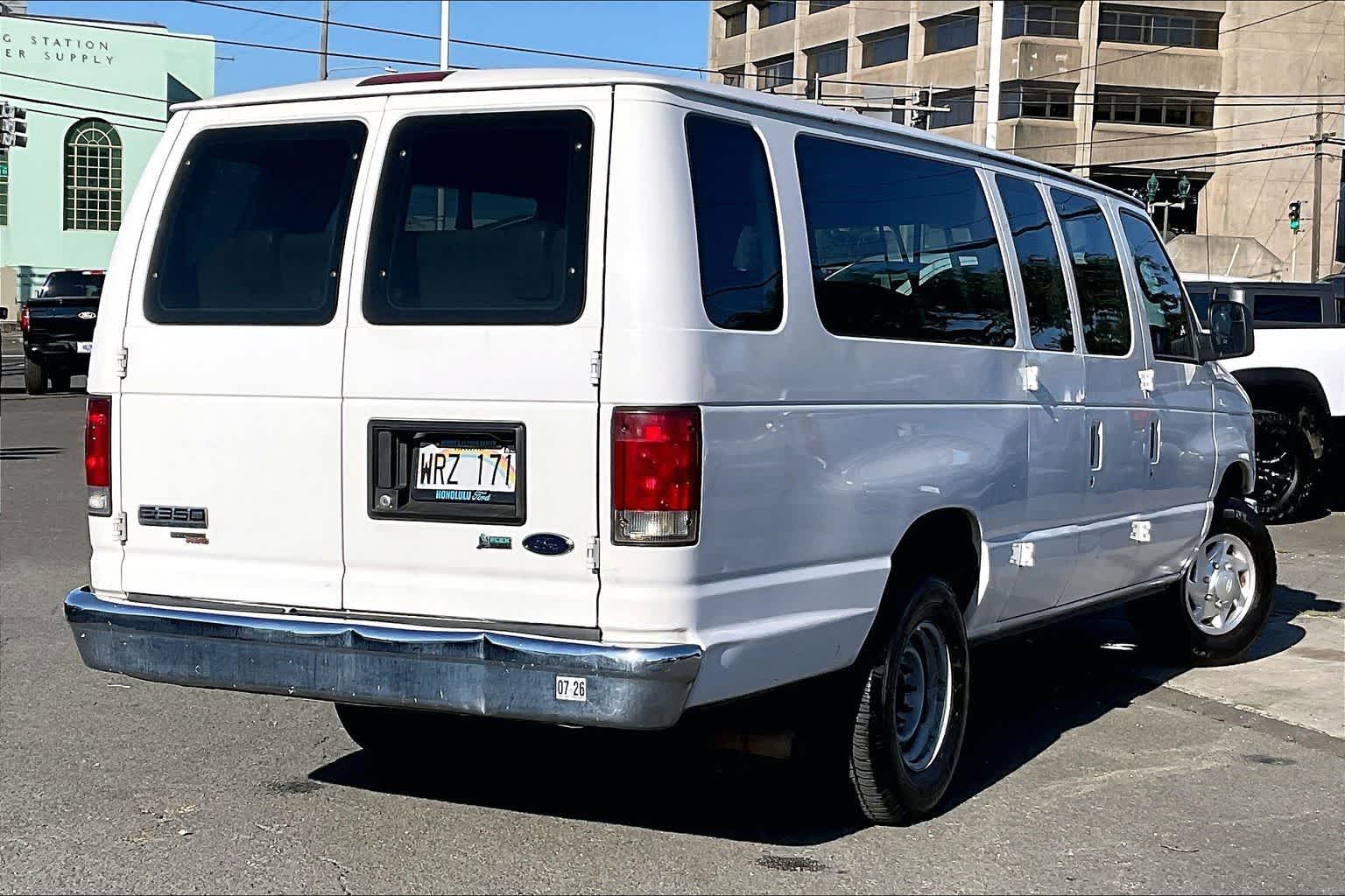Used 2011 Ford E-350 - photo 24