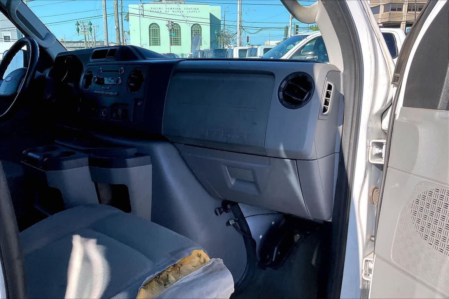 Used 2011 Ford E-350 - photo 25