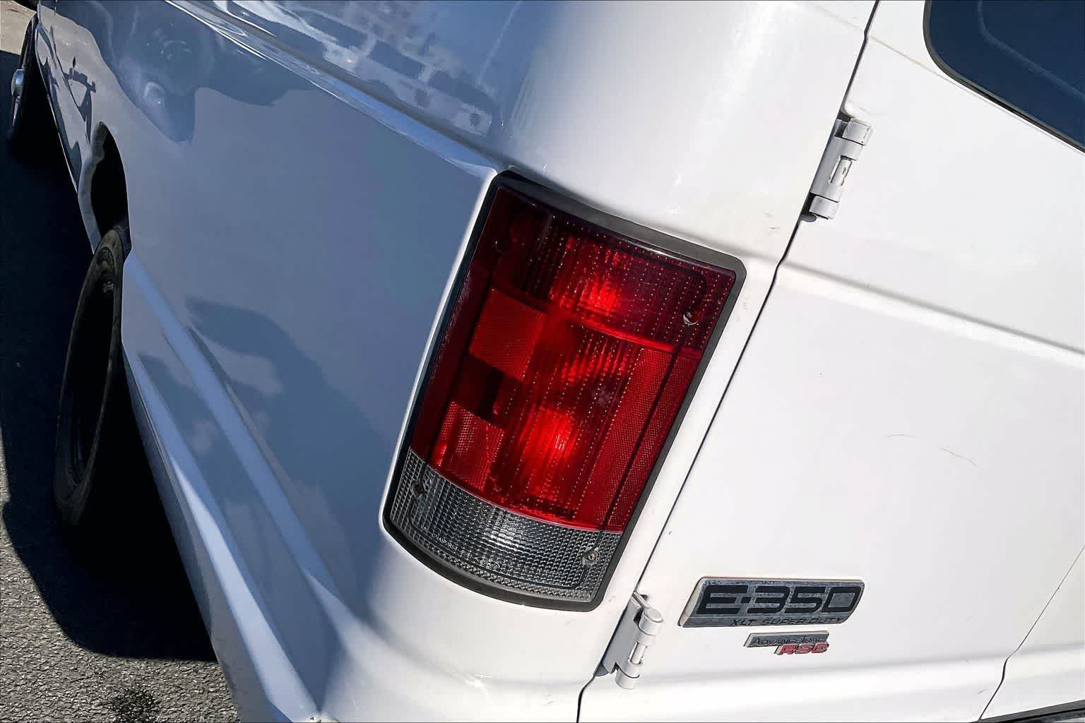 Used 2011 Ford E-350 - photo 34