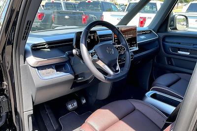 Used 2025 Volkswagen ID. Buzz - photo 2