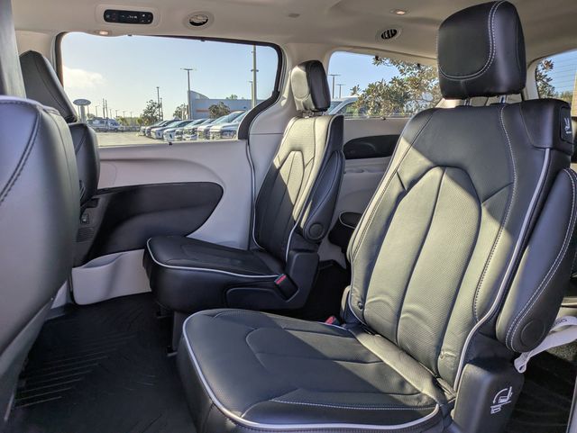Used 2024 Chrysler Pacifica - photo 15