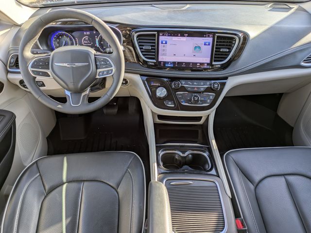 Used 2024 Chrysler Pacifica - photo 16