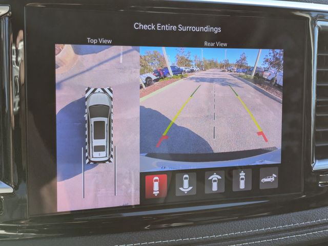 Used 2024 Chrysler Pacifica - photo 22