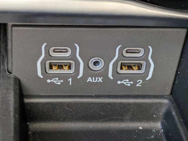 Used 2024 Chrysler Pacifica - photo 24