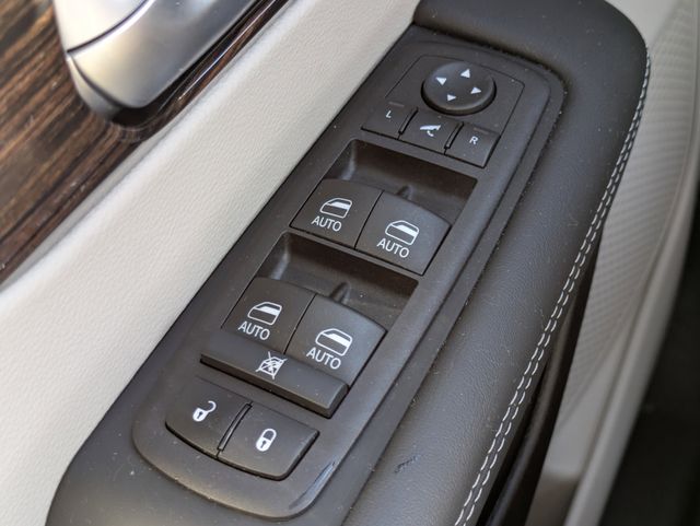 Used 2024 Chrysler Pacifica - photo 26